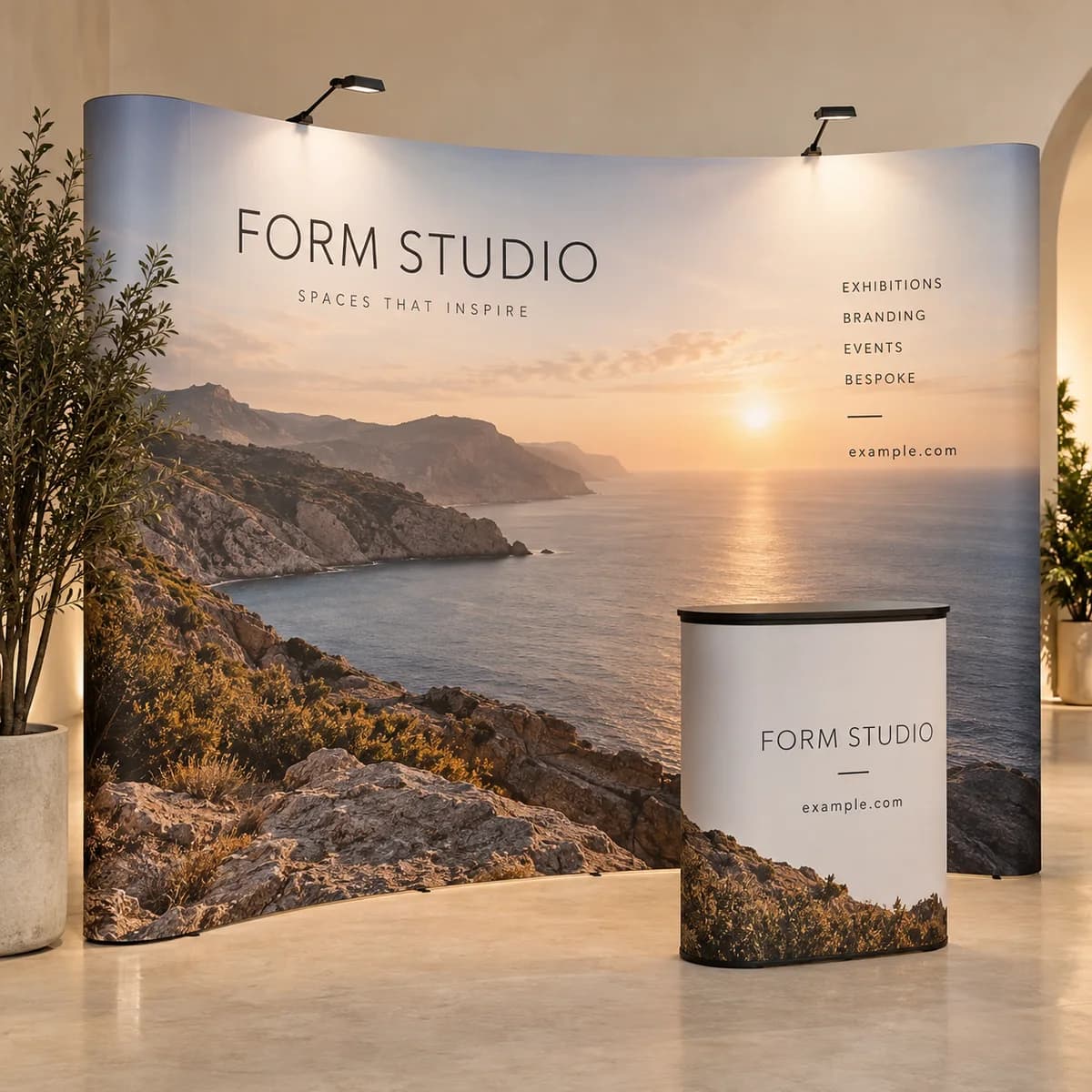 Voqado catalog image: a curved fabric pop up display forming a booth back wall.
