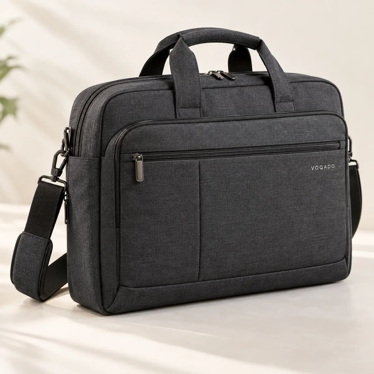 Laptop bags: Voqado product styling