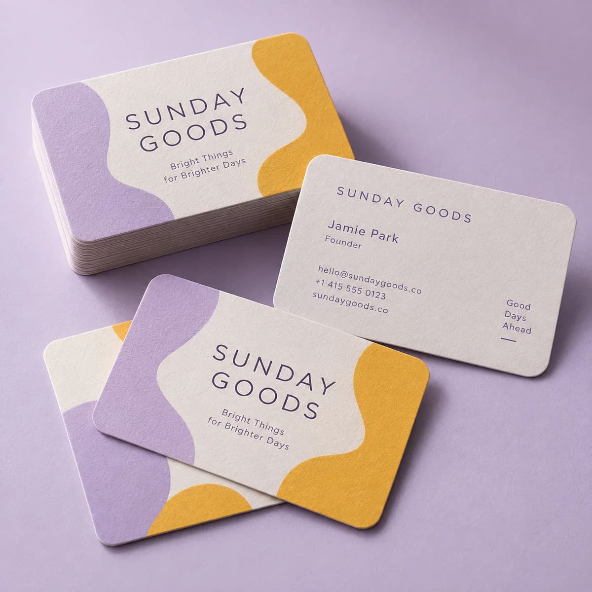 Voqado catalog image: printed business cards with rounded corners.