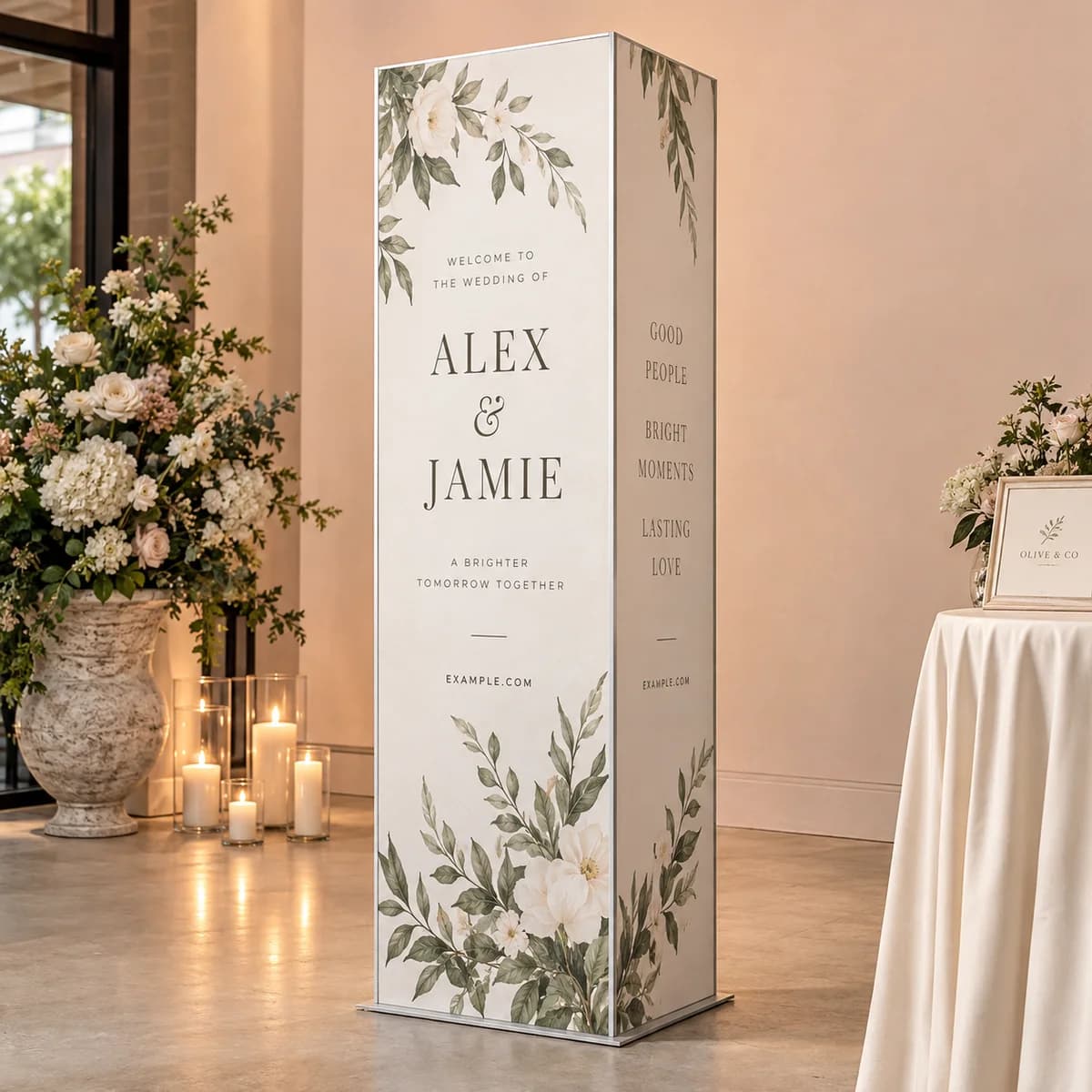 Voqado catalog image: a multi sided printed tower display used as a reference for larger booth layouts.
